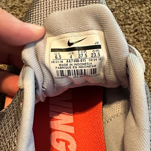 NEW Size 6.5 Nike Women's Free RN Shoes - Picture 4 of 4